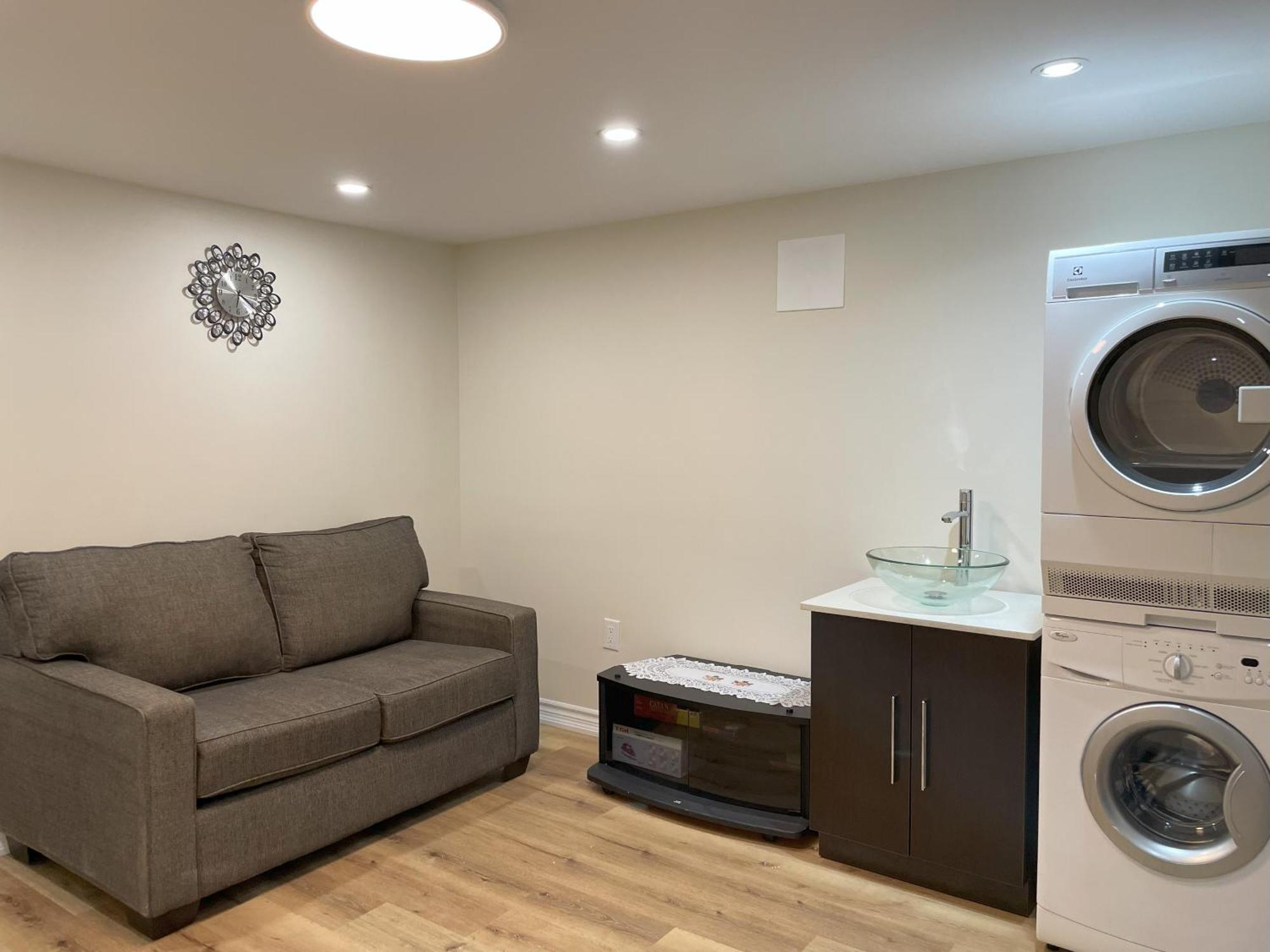 多伦多Newly-Renovated 3Br House, 12 Minutes To Airport公寓 外观 照片